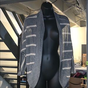 🤍💓 sheer Gray/Cream sweater cover-up